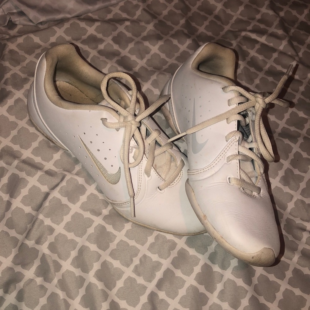 nike cheer shoes